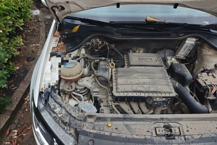 Used Volkswagen Polo 2016 1.6L Automatic Comfort Model Engine Bay Right
