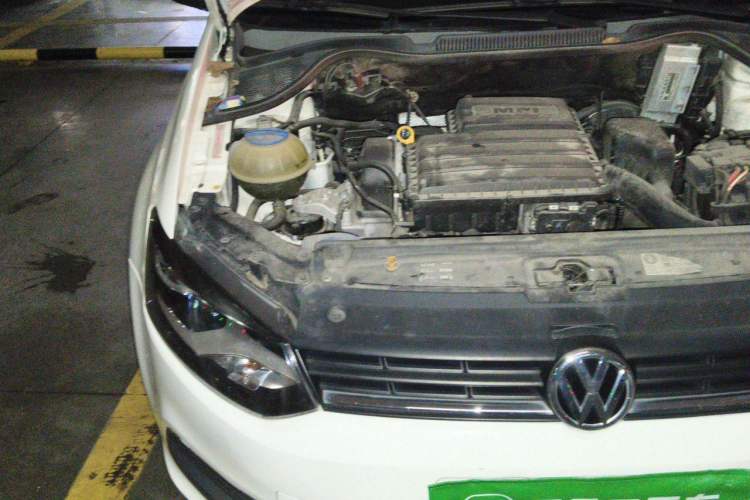 Used Volkswagen Polo 2016 1.4L Automatic Trendy Model Engine Bay Right