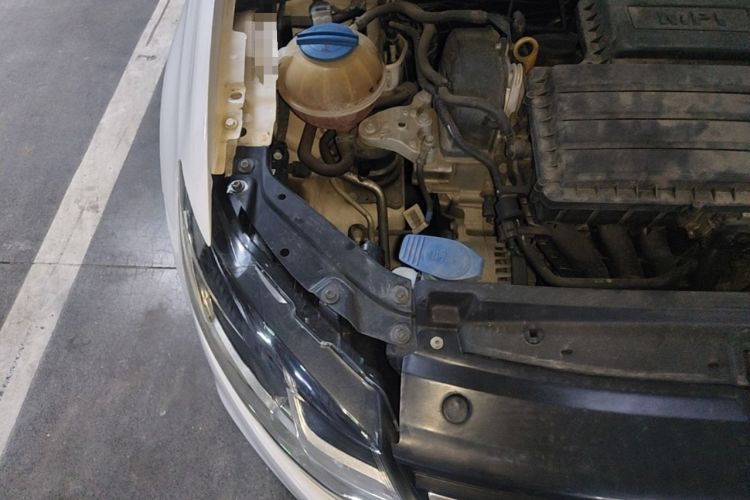 Used Volkswagen Polo 2016 1.6L Automatic Comfort Model Engine Bay Right