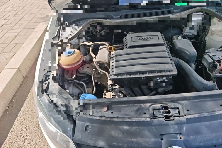 Used Volkswagen Polo 2016 1.4L Manual Fashion Model Engine Bay Right