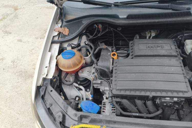 Used Volkswagen Polo 2016 1.6L Automatic Comfort Model Engine Bay Right