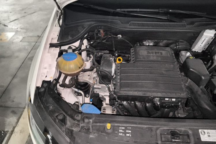 Used Volkswagen Polo 2016 1.6L Automatic Comfort Model Engine Bay Right
