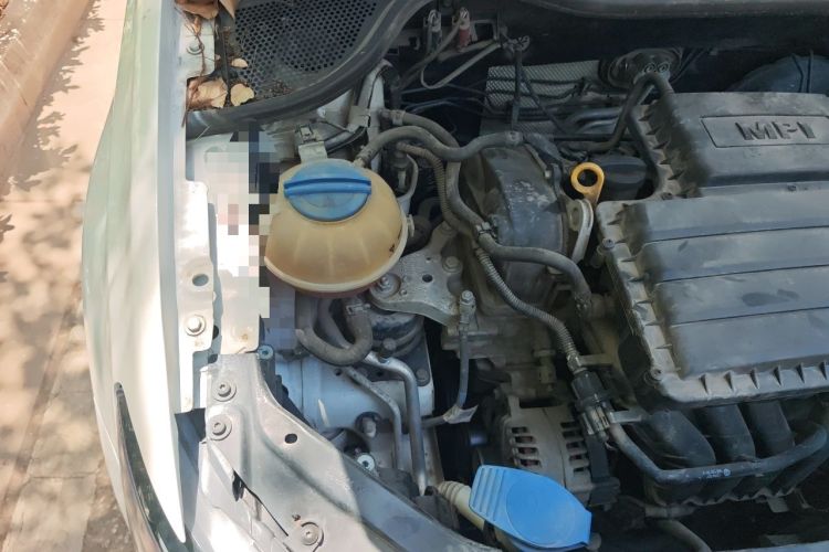 Used Volkswagen Polo 2016 1.4L Automatic Trendy Model Engine Bay Right