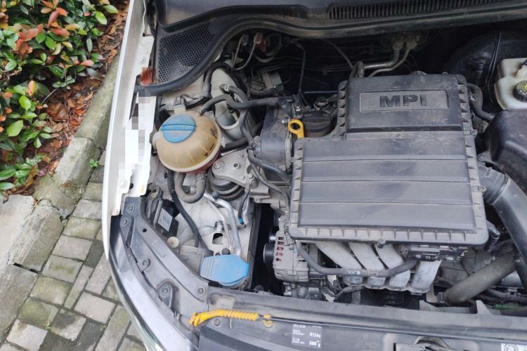 Used Volkswagen Polo 2016 1.6L Automatic Comfort Model Engine Bay Right