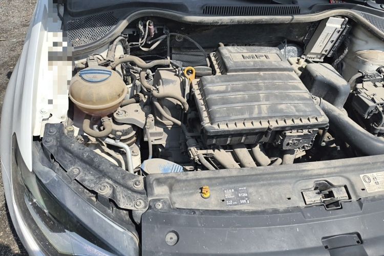 Used Volkswagen Polo 2016 1.4L Automatic Trendy Model Engine Bay Right