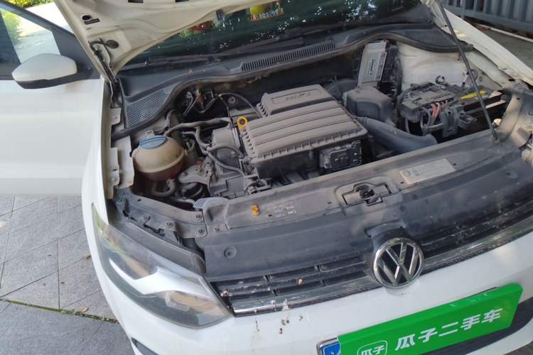 Used Volkswagen Polo 2016 1.4L Automatic Trendy Model Engine Bay Right