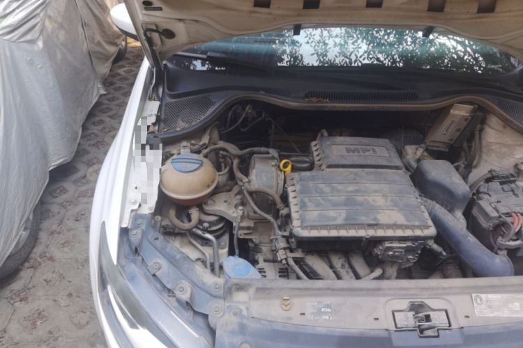 Used Volkswagen Polo 2016 1.4L Automatic Trendy Model Engine Bay Right
