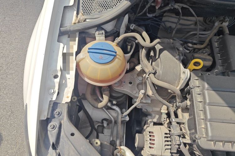 Used Volkswagen Polo 2016 1.4L Manual Fashion Model Engine Bay Right