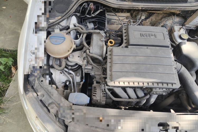 Used Volkswagen Polo 2016 1.6L Automatic Comfort Model Engine Bay Right
