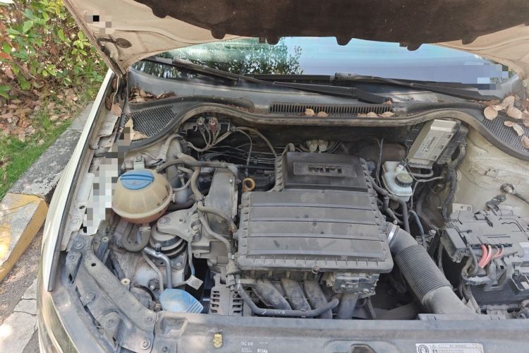 Used Volkswagen Polo 2016 1.4L Manual Fashion Model Engine Bay Right