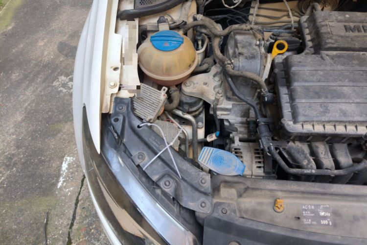 Used Volkswagen Polo 2016 1.4L Manual Fashion Model Engine Bay Right