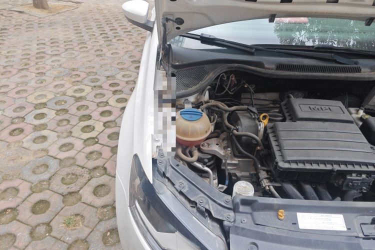 Used Volkswagen Polo 2016 1.4L Automatic Trendy Model Engine Bay Right