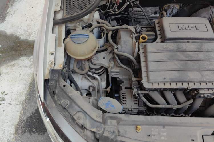 Used Volkswagen Polo 2016 1.6L Automatic Comfort Model Engine Bay Right