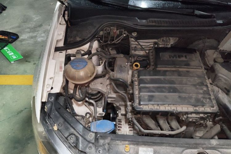 Used Volkswagen Polo 2016 1.6L Automatic Comfort Model Engine Bay Right