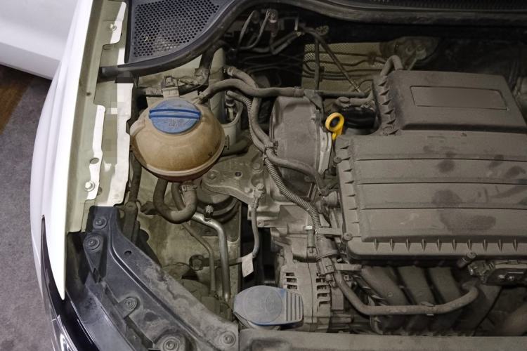 Used Volkswagen Polo 2016 1.4L Automatic Trendy Model Engine Bay Right