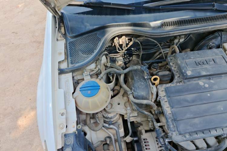 Used Volkswagen Polo 2016 1.4L Manual Fashion Model Engine Bay Right