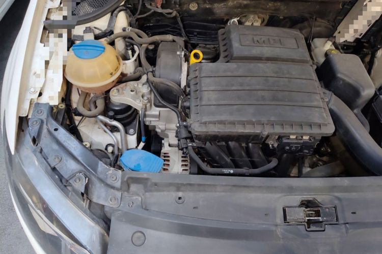 Used Volkswagen Polo 2016 1.4L Manual Fashion Model Engine Bay Right