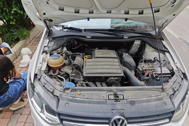 Used Volkswagen Polo 2016 1.6L Automatic Comfort Model Engine Bay Right