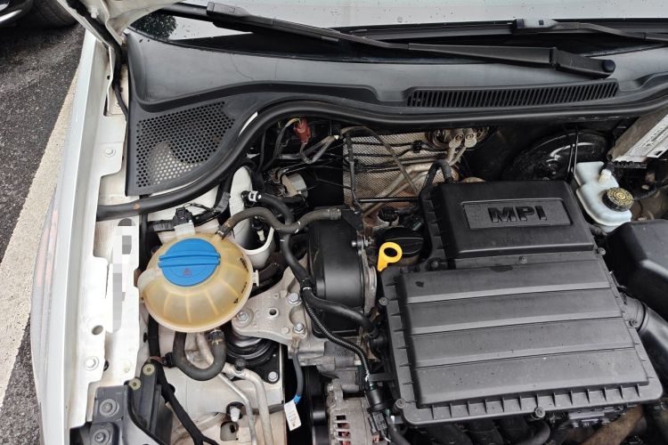 Used Volkswagen Polo 2016 1.4L Automatic Trendy Model Engine Bay Right