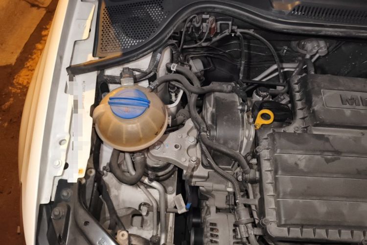 Used Volkswagen Polo 2016 1.4L Automatic Trendy Model Engine Bay Right