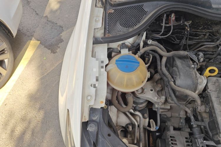 Used Volkswagen Polo 2016 1.6L Automatic Comfort Model Engine Bay Right