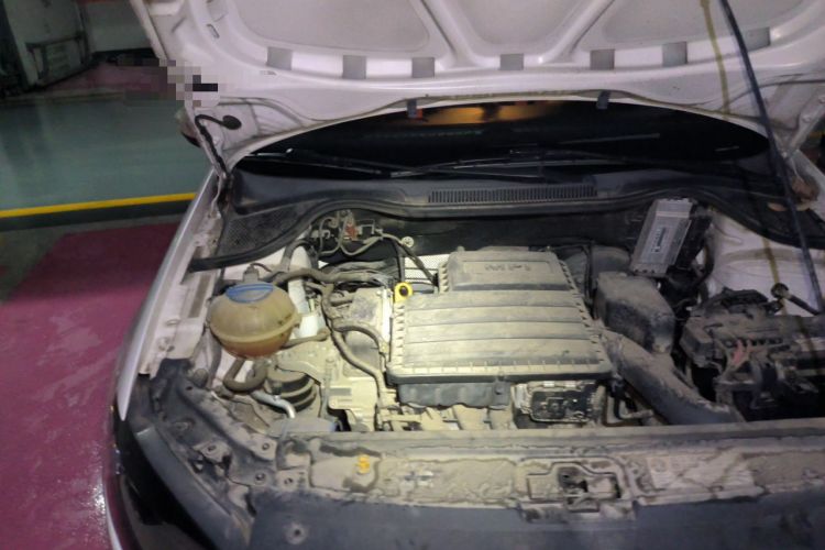 Used Volkswagen Polo 2016 1.4L Automatic Trendy Model Engine Bay Right