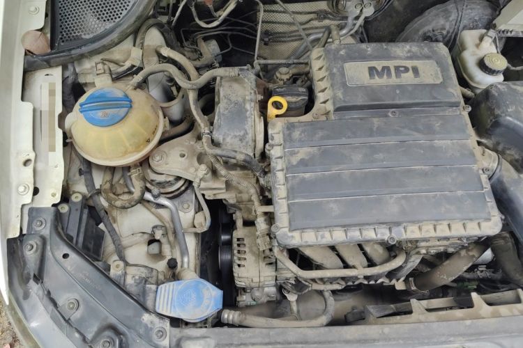 Used Volkswagen Polo 2016 1.4L Automatic Trendy Model Engine Bay Right