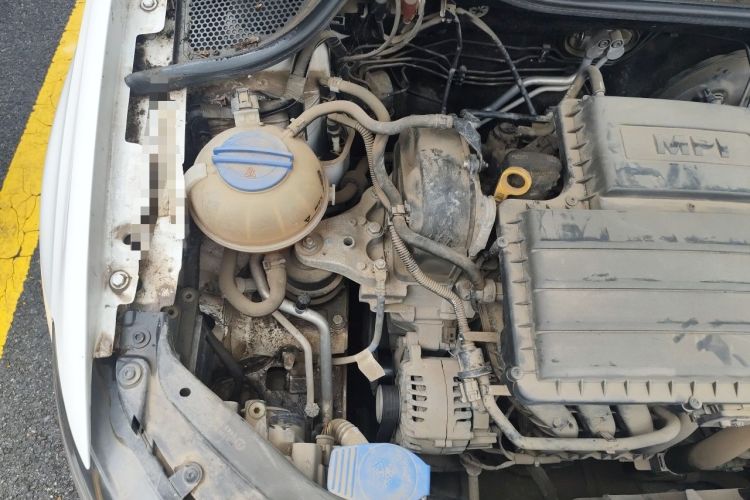 Used Volkswagen Polo 2016 1.4L Automatic Trendy Model Engine Bay Right