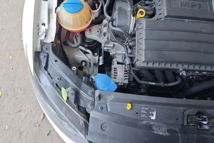 Used Volkswagen Polo 2016 1.4L Manual Fashion Model Engine Bay Right