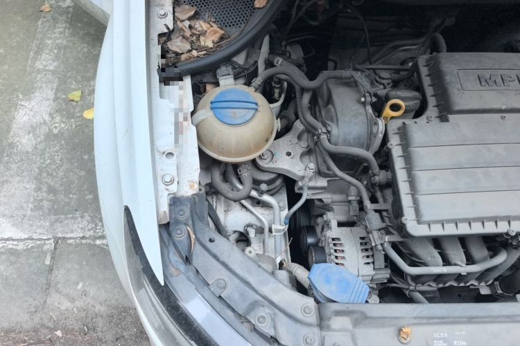 Used Volkswagen Polo 2016 1.4L Automatic Trendy Model Engine Bay Right