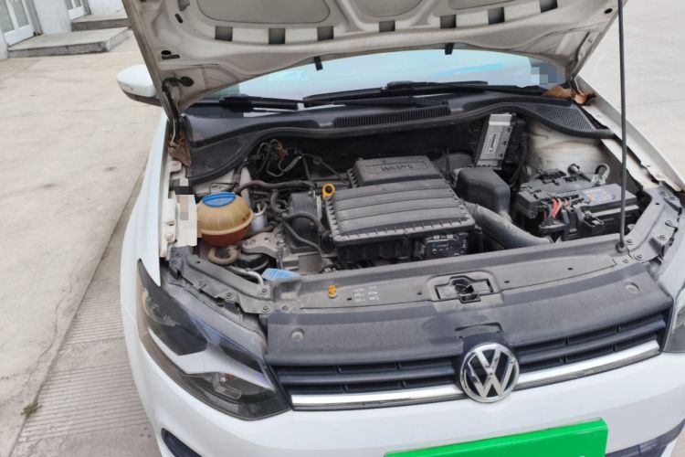 Used Volkswagen Polo 2016 1.4L Automatic Trendy Model Engine Bay Right