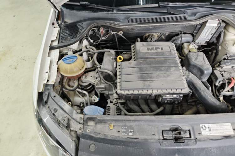 Used Volkswagen Polo 2016 1.4L Automatic Trendy Model Engine Bay Right