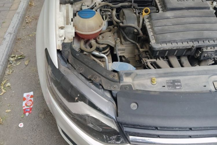 Used Volkswagen Polo 2016 1.4L Manual Fashion Model Engine Bay Right