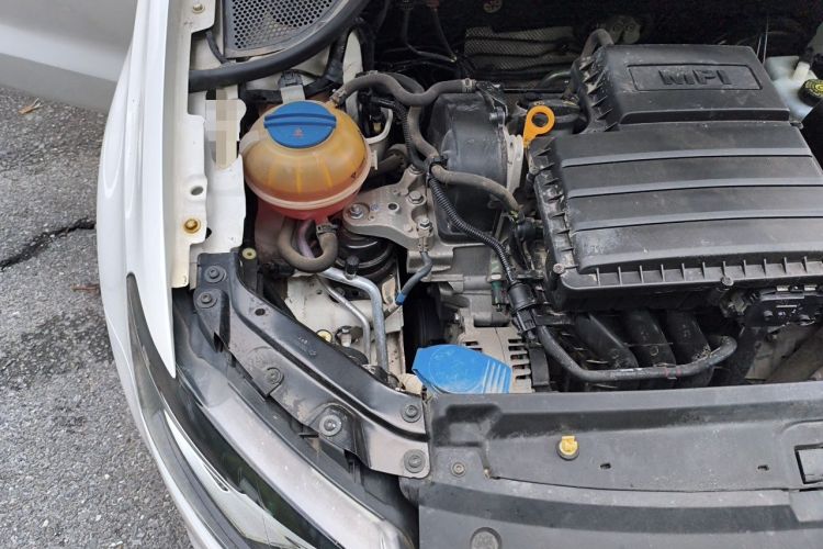 Used Volkswagen Polo 2016 1.4L Automatic Trendy Model Engine Bay Right