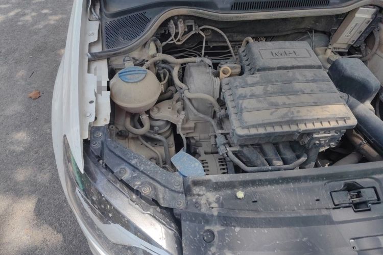 Used Volkswagen Polo 2016 1.4L Manual Fashion Model Engine Bay Right