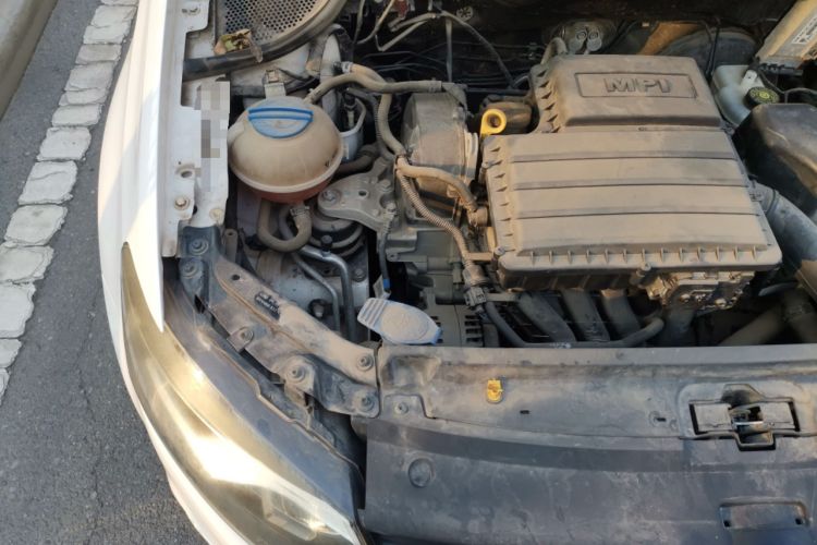 Used Volkswagen Polo 2016 1.4L Automatic Trendy Model Engine Bay Right