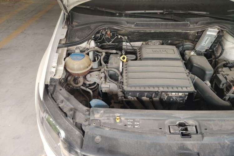 Used Volkswagen Polo 2016 1.6L Automatic Comfort Model Engine Bay Right