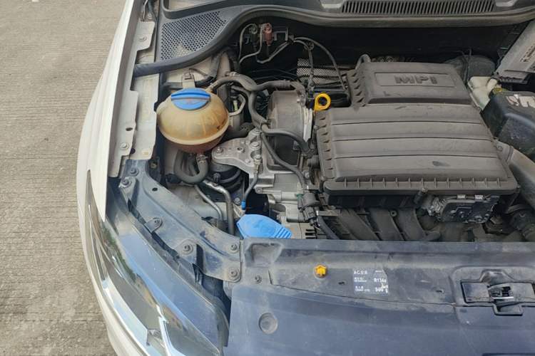Used Volkswagen Polo 2016 1.6L Automatic Comfort Model Engine Bay Right