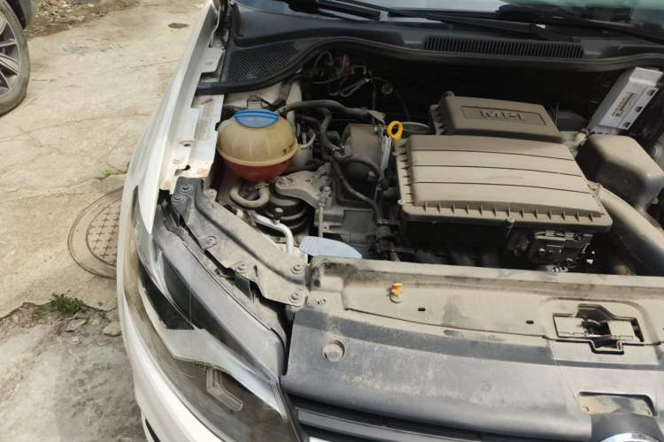 Used Volkswagen Polo 2016 1.4L Manual Fashion Model Engine Bay Right