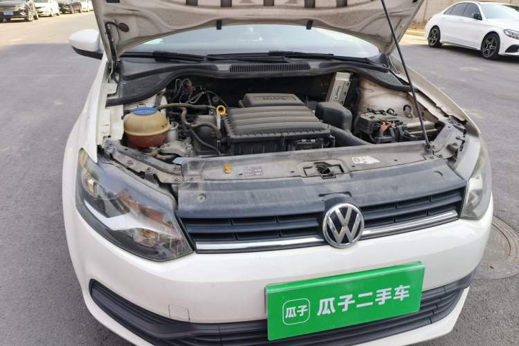Used Volkswagen Polo 2016 1.4L Automatic Trendy Model Engine Bay Right