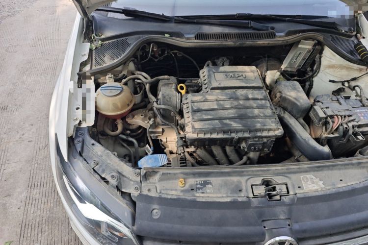 Used Volkswagen Polo 2016 1.4L Manual Fashion Model Engine Bay Right