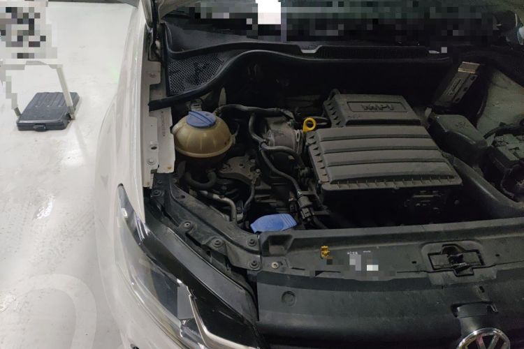 Used Volkswagen Polo 2016 1.6L Automatic Luxury Model Engine Bay Right