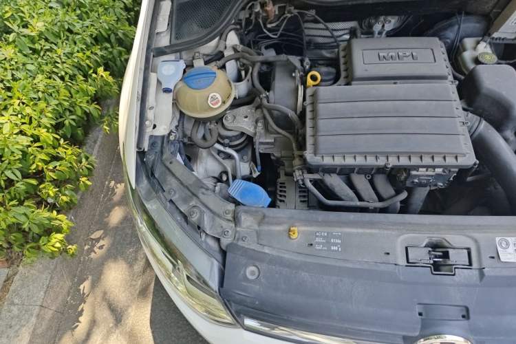 Used Volkswagen Polo 2016 1.6L Automatic Comfort Model Engine Bay Right