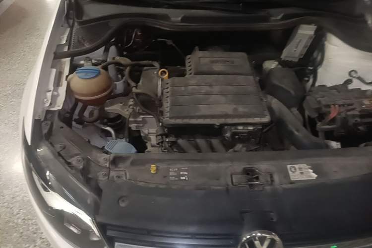 Used Volkswagen Polo 2016 1.4L Manual Fashion Model Engine Bay Right