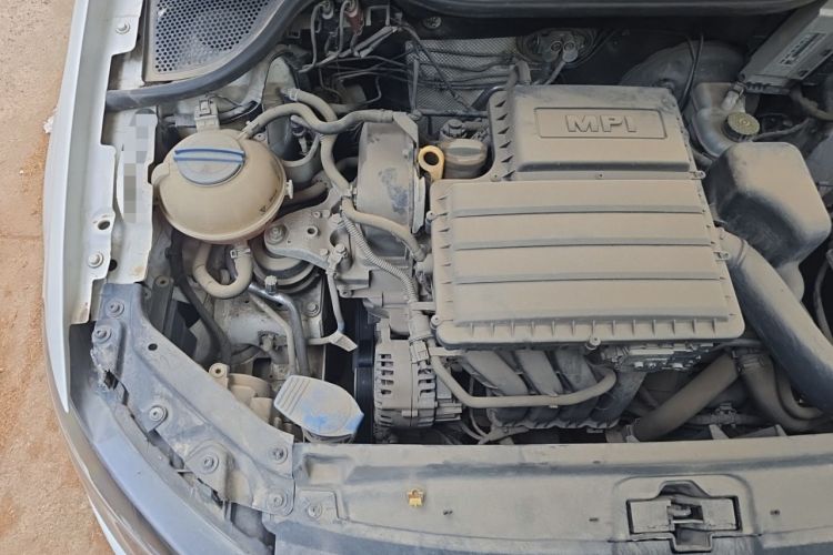 Used Volkswagen Polo 2016 1.4L Automatic Trendy Model Engine Bay Right