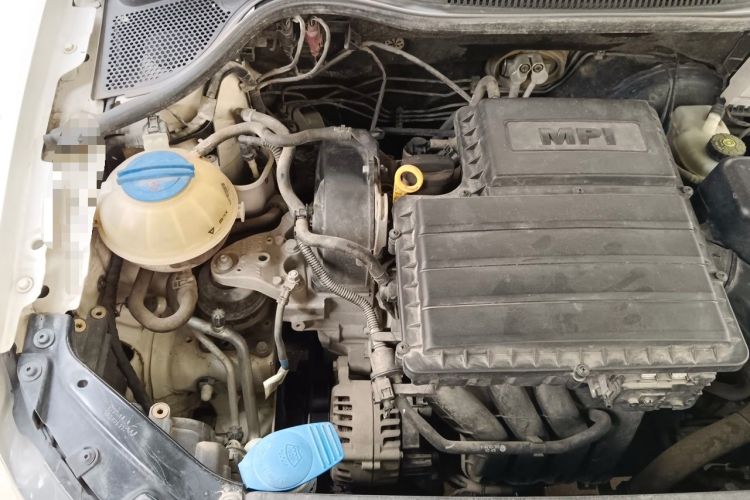 Used Volkswagen Polo 2016 1.4L Manual Fashion Model Engine Bay Right