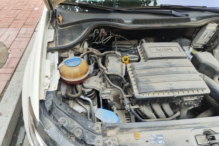 Used Volkswagen Polo 2016 1.4L Manual Fashion Model Engine Bay Right