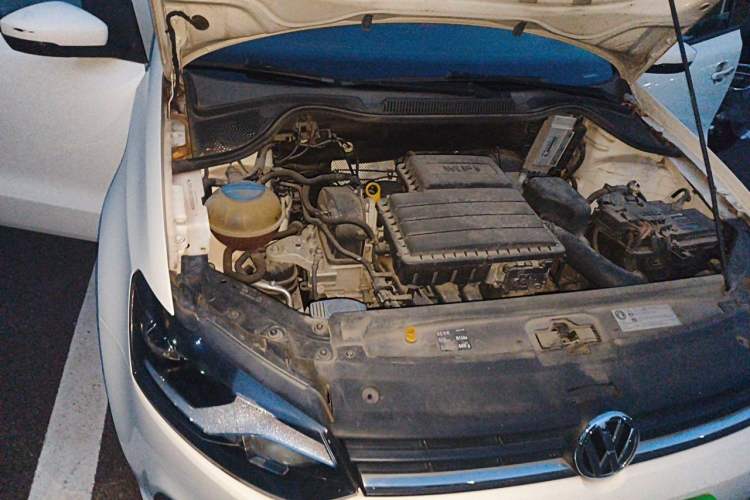 Used Volkswagen Polo 2016 1.4L Automatic Trendy Model Engine Bay Right