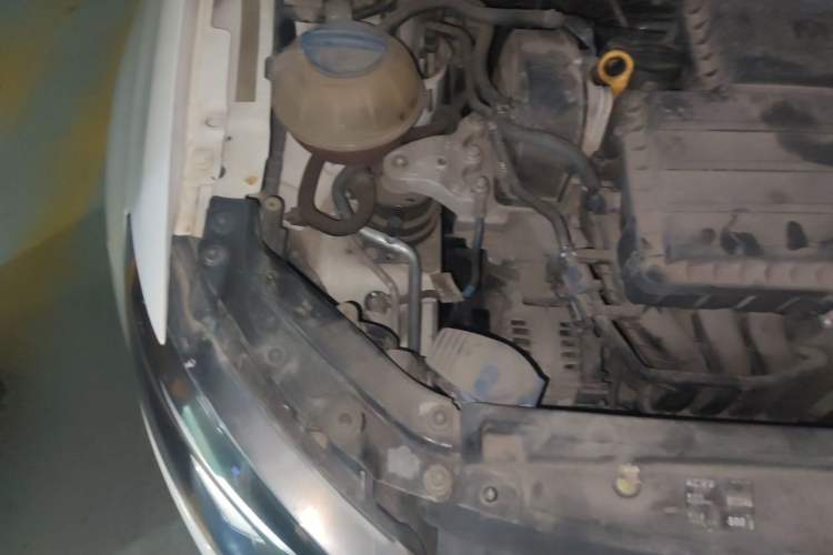 Used Volkswagen Polo 2016 1.4L Manual Fashion Model Engine Bay Right