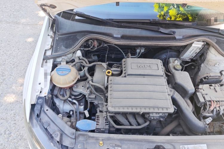 Used Volkswagen Polo 2016 1.4L Automatic Trendy Model Engine Bay Right